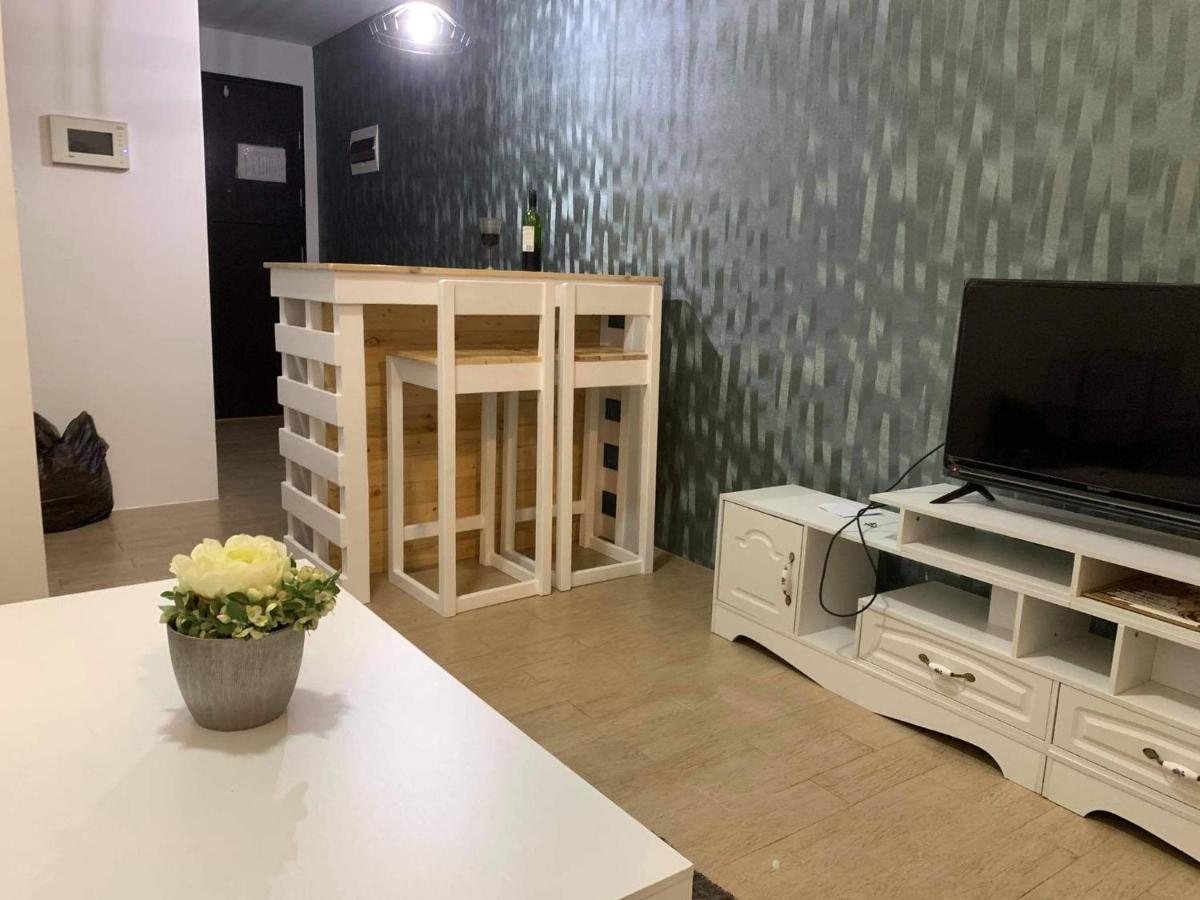 81 Newport Boulevard Cluster 4 - 8F Across Naia Airport, Terminal 3 Pasay Buitenkant foto