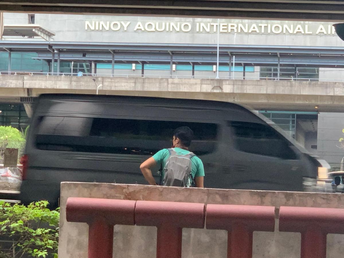 81 Newport Boulevard Cluster 4 - 8F Across Naia Airport, Terminal 3 Pasay Buitenkant foto